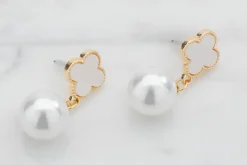 Øreringe blomst med perle - guld| Smykker & Hårpynt